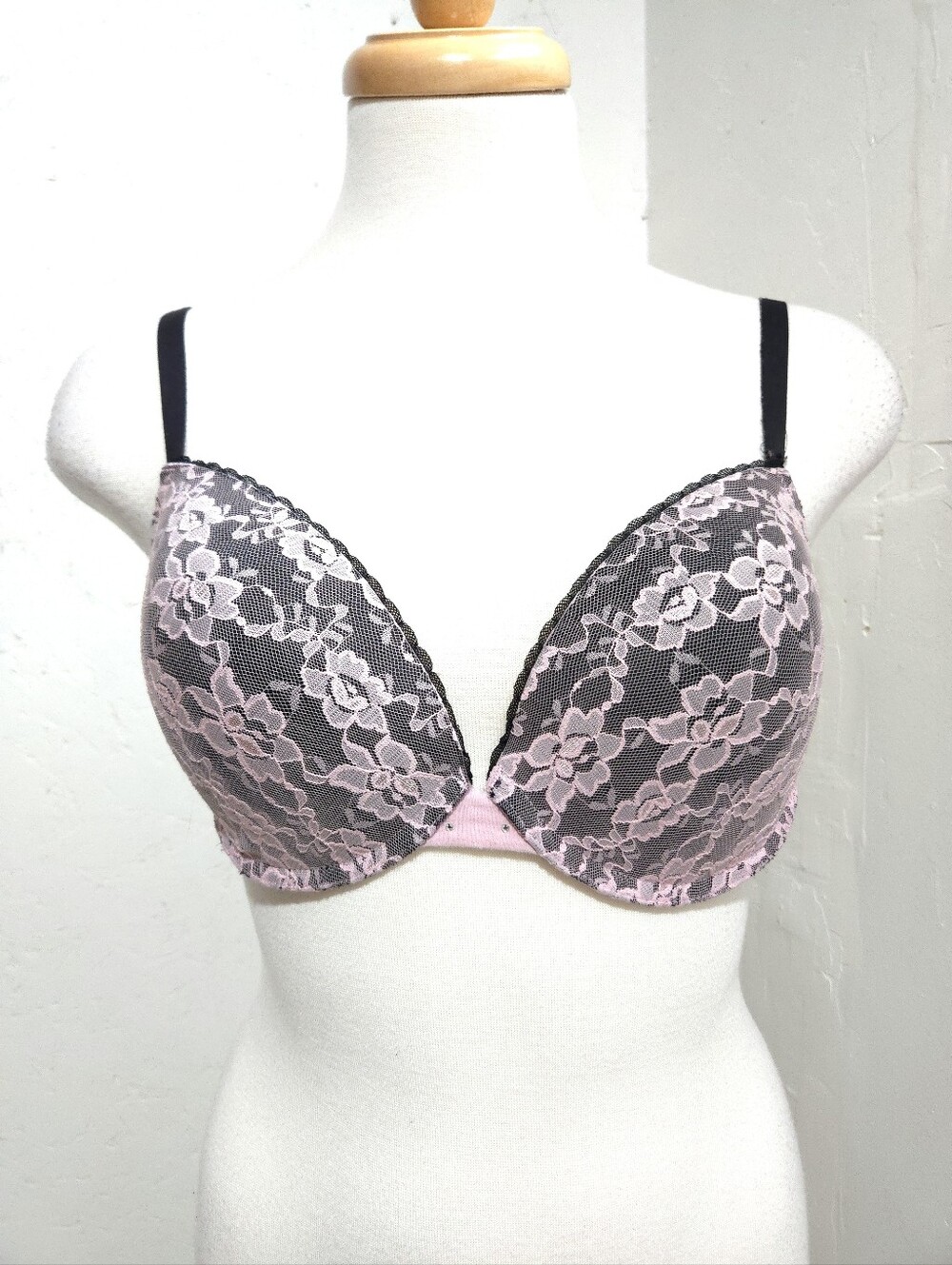 La SENZA Pink Lace Overlay Bra with Black Base